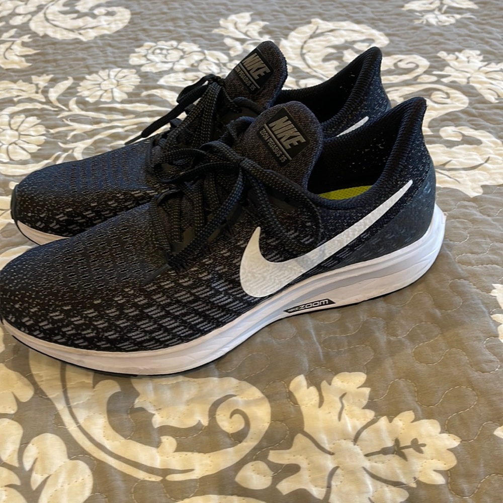 Nike zoom Pegasus 35 size 8.5M